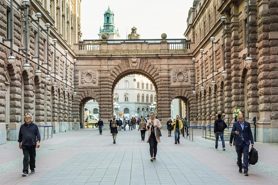 Iksgatan Som Gar Genom Riksdaghuset I Stockholm; Säkerhet, Nis2, Regeringen