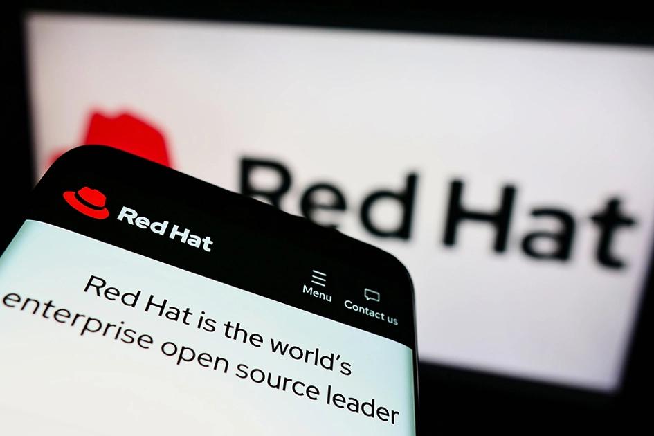 Red Hat På Telefon Och Skärm; Ai Sweden, Ai