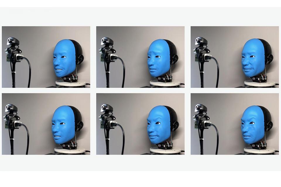 Ai, Robot, 6 Bilder Av Det Blå Robotansiktet Som Tränar Grimaser