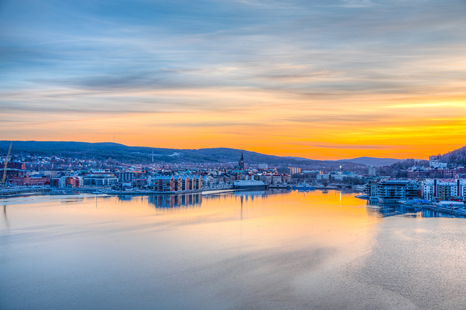 ett vintrigt sundsvall i skymningen.jpg